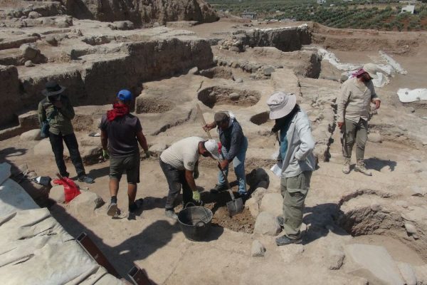 Kilis’teki Oylum Höyük’te Sıcaklara Rağmen Arkeolojik Kazılar Aralıksız Devam Ediyor