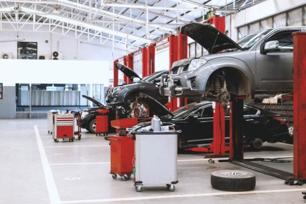 Güneri Motors, Pendik’teki 3 000 m²’lik merkezini “Mobil Randevu Asistanı” adını verdiği yeni bir hizmet platformuyla güncelledi.
